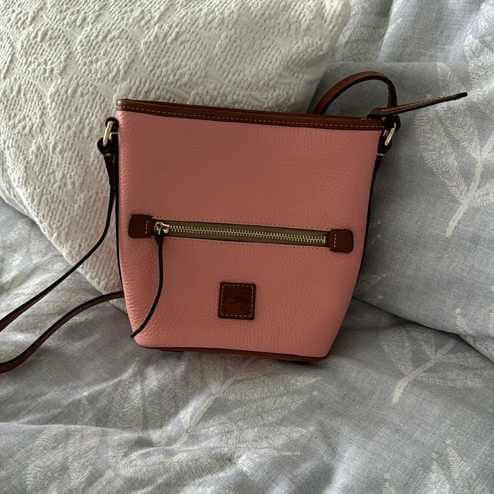 Peach Dooney & Bourke crossbody bag